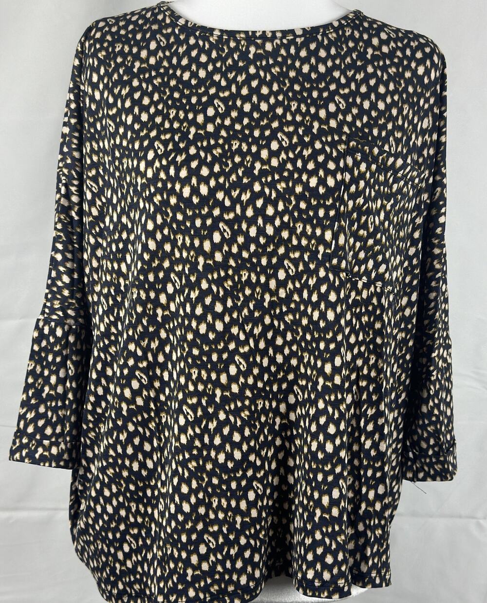 NWT L.I.A Love Is All Flowy Abstract Spot Print Blouse – Size M Fall, Workwear